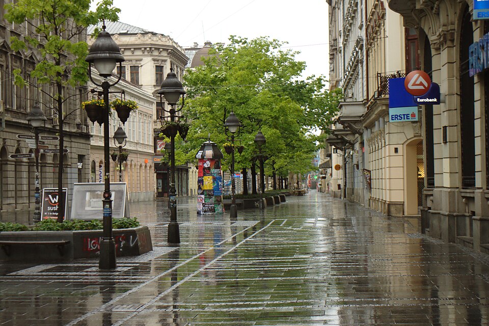 Street-level photo: Knez Mihajlova Street in central Belgrade